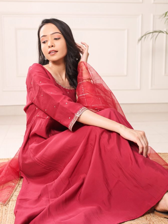 Seraphic Red Kurta Set – A Divine Elegance Beyond Time - Image 2